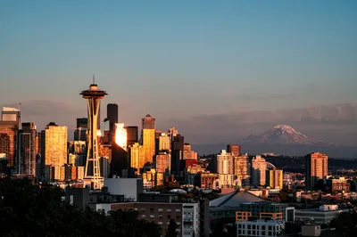 Stunning sunset view of Seattle skyline with Mount Rainier in the background
